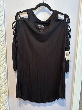 Torrid Laced Open Sleeve Supersoft Shirt Size 1(14/16)